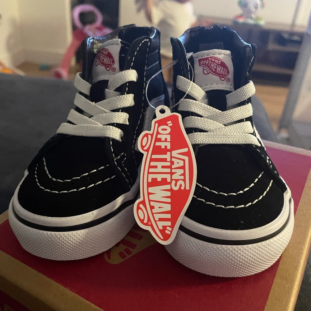 Sk8-Hi Zip Vans size 4c
